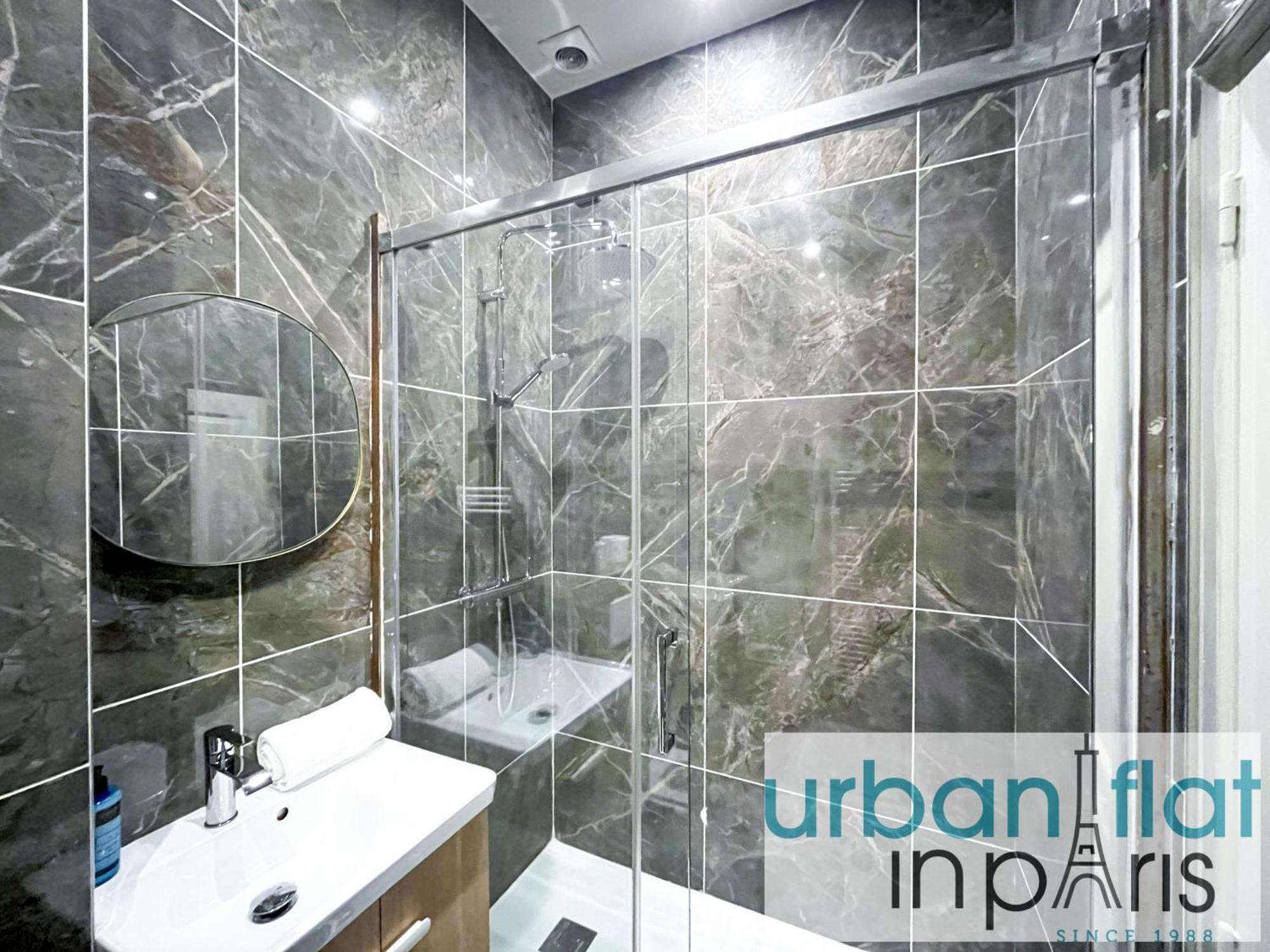 Urban Flat 63 - Beautiful 3 Bedroom Flat Champs-Elysees Parijs Buitenkant foto